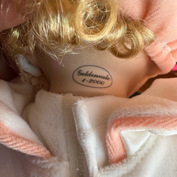 Goldenvale collections porcelain doll🔥🔥 - Picture 3 of 6